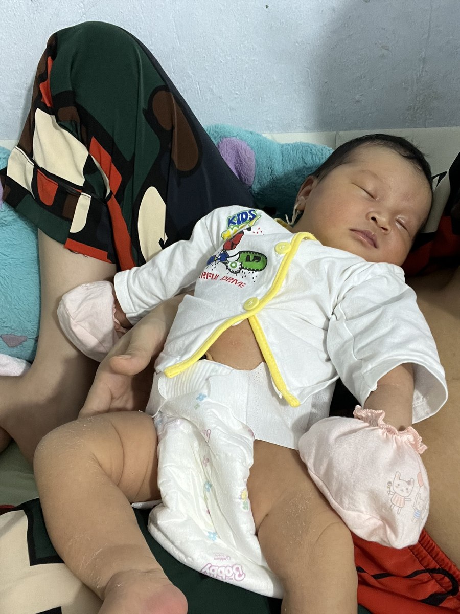 Khả Hân ngày sơ sinh